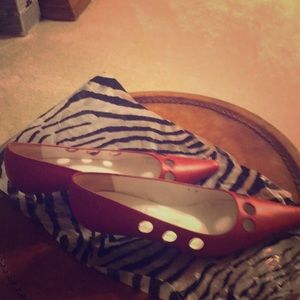 Red Hot Joan & David Kitten Heel pointed Toe Shoe